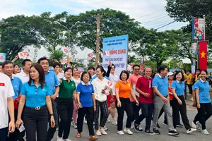 3.000 người cùng đi bộ gây quỹ an sinh ở phường Đông Hưng Thuận