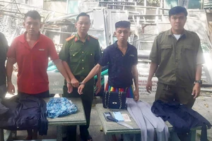 2 thanh niên kề dao vào cổ người phụ nữ để cướp ở vùng ven TP.HCM