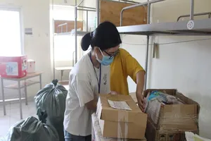 Sinh viên tình nguyện dọn ký túc xá đón người cách ly