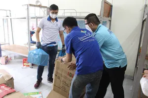 Hàng trăm tình nguyện viên dọn ký túc xá đón người cách ly