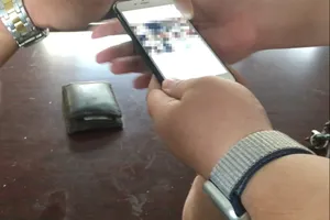 Dùng clip 'nóng' ép 1 phụ nữ về chung sống