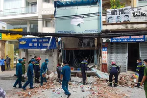 Vụ nổ sập tường ở Phú Nhuận: Nghi do chất nổ