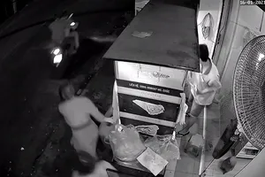 Trộm điện thoại rồi rút hơn 60 triệu đồng thông qua ví điện tử