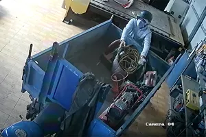 Về ăn Tết bị trộm cả xe lôi và nhiều máy móc