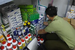 TP.HCM: Hàng ngàn hộp tân dược nghi nhập lậu trong 1 căn nhà