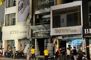 Cháy tiệm áo cưới ở Phú Nhuận