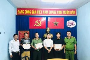 Khen thưởng đột xuất giảng viên trường Đại học An ninh bắt cướp 