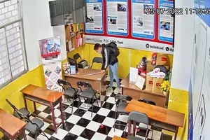 Người đập phá đồ ở 1 trung tâm lái xe quận Bình Thạnh bị bắt