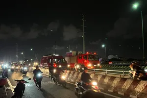 Liên tiếp 2 vụ nhảy cầu trong đêm ở TP.HCM 