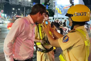 Nhiều người vi phạm nồng độ cồn bị Đội CSGT Tân Sơn Nhất giam bằng 23 tháng 