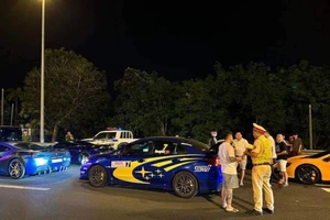 Đoàn xe sang vi phạm trên cao tốc có thể đối diện mức phạt ra sao? 