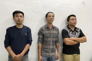 Tài xế riêng tráo 4 bánh xe Maybach của chủ đem bán 