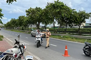 Người vi phạm tốc độ nại lý do 'lạ đường', 'sợ trễ việc công ty'...