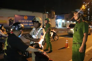 Phòng CSGT TP.HCM phối hợp Công an TP Thủ Đức kiểm tra nồng độ cồn