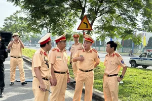 CSGT TP.HCM ra quân cao điểm kiểm soát giao thông trên quốc lộ 1