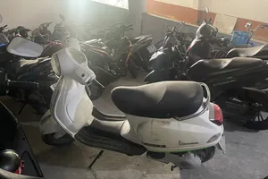 Công an Bình Thạnh tìm chủ xe Vespa màu trắng