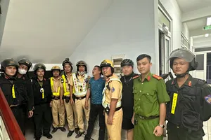 CSGT TP.HCM nổ súng khống chế kẻ cướp xe máy