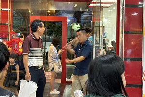 Vụ cò bát nháo ở ga Sài Gòn: Siết việc soát vé lên tàu, triệu tập tiếp viên có liên quan