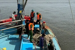 Quảng Ngãi cấm biển từ 10 giờ sáng 26-10