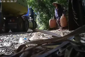 Vụ rút ruột xe dầu trên Quốc lộ 1: Đình chỉ toàn bộ lái xe bồn có liên quan