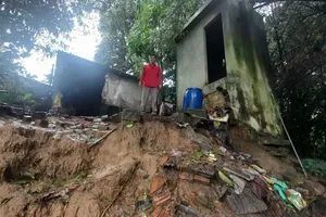 Quảng Ngãi: Sống lo âu bên bờ sông sạt lở