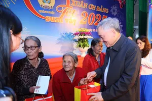 Phó Thủ tướng Nguyễn Hòa Bình dự 'Tết sum vầy - Xuân ơn Đảng’ năm 2025 tại Quảng Ngãi