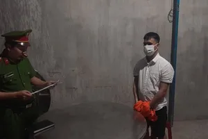 Nam thanh niên mang súng vào tiệm tóc nữ để tìm người yêu