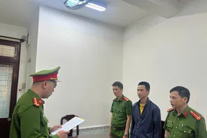 Dựng chuyện 'đi cướp giật bị công an bắt' để lừa đảo hàng trăm triệu đồng