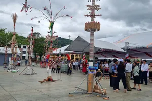 Độc đáo nghệ thuật trang trí cây nêu của đồng bào Cor ở Quảng Ngãi