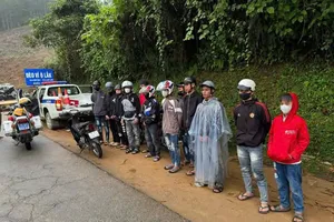 Nhóm ‘săn mây’ mất trật tự trên đèo Vi Ô Lắk bị phạt 