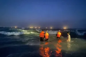 Giám sát các khu vực nguy cơ gây đuối nước sau vụ 4 học sinh mất tích khi tắm biển
