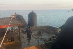 Đã trục vớt tàu kéo sà lan chìm trên biển Lý Sơn 