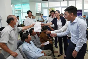 Quảng Ngãi ‘chạy’ thử chính quyền hai cấp, dân bất ngờ vì thủ tục giải quyết nhanh