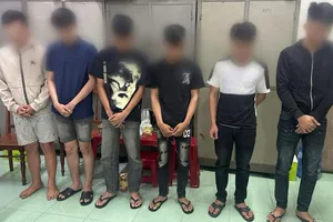 6 thanh niên nhậu xong mang dao, gạch đi giải quyết mâu thuẫn