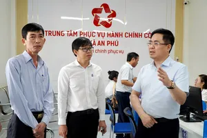 Chủ tịch Quảng Ngãi kiểm tra vận hành Trung tâm Phục vụ hành chính công cấp xã