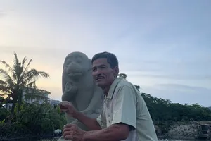 Lặn biển vớt được tượng thần khỉ Champa 800 năm tuổi, được trả 2 tỉ vẫn không bán