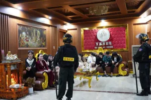 Công an Quảng Ngãi tổng kiểm tra karaoke, khách sạn, phát hiện 100 người dương tính ma túy