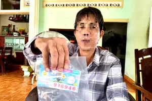 Công ty Xổ số Gia Lai từ chối trả thưởng tờ vé số trúng 2 tỉ đồng bị rách 