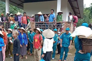 Sơ tán khẩn cấp 216 nhân khẩu vì vết nứt khổng lồ trên núi Gò Oát