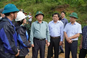 Phó Thủ tướng Hồ Quốc Dũng: Sớm bố trí khu tái định cư an toàn sau mưa lũ