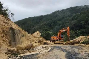 Đèo Lò Xo mất an toàn, nguy cơ sạt lở cao