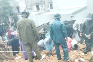 Đất đá ập xuống nhà dân ở Gia Lai, 1 người không qua khỏi