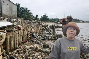 Video: Sống bất an khi biển lấn sâu, dọa nuốt nhà ở Quảng Ngãi