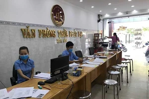 Quang cảnh Văn phòng thừa phát lại Biên Hòa, Đồng Nai chiều 17-3. Ảnh: MINH VƯƠNG