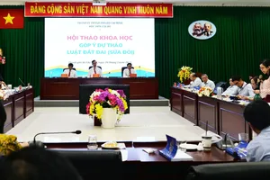 Đề xuất bắt buộc công chứng tất cả hợp đồng về đất đai có cá nhân tham gia 