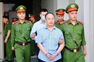 Cựu Cục phó A08: Chia tiền hối lộ hài hòa, khi thấy 'động' thì 'bức xúc' yêu cầu trả lại ngay