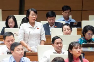 Nguồn trả lương giáo viên: Đừng đẩy ‘cái khó’ cho phụ huynh