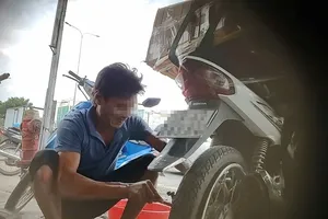 Nạn phá xe, rạch bánh ở QL1: Đề nghị xử lý thật nghiêm! 