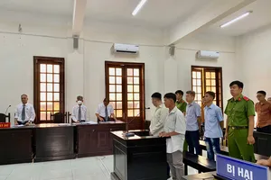 Hoãn xử vụ 'đánh gãy chân ông thợ hồ'