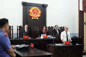 HĐXX vụ tranh chấp di sản thừa kế giữa em gái ruột và con gái nuôi của cố NSƯT Vũ Linh.